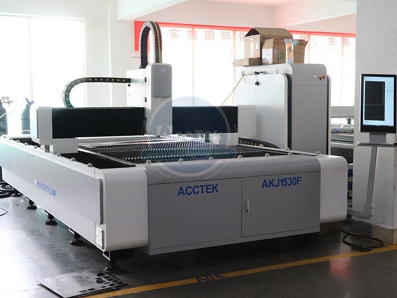 How to prolong the service time of fiber laser cutting machine