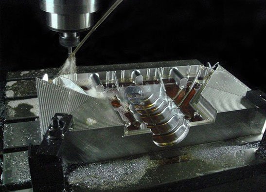 Machine de gravure de métal avec ATC