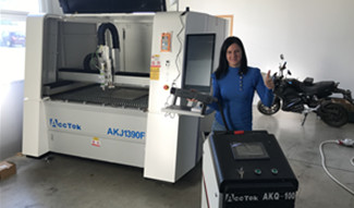 Machine de découpe laser à fibre et machine de nettoyage laser en Hongrie