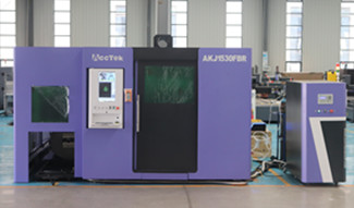 Fully Enclosed Plate Tube Laser Cutting Machine shipping to Hungary