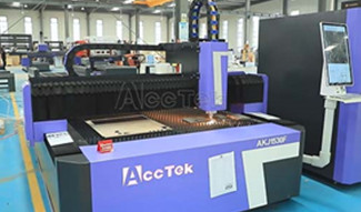 Fiber laser cutting machine cutting carbon steel and stainless steel
