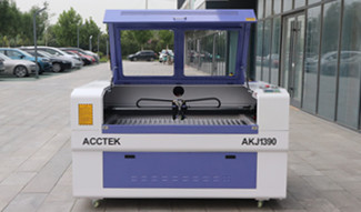 CO2 laser cutting machines for small businesses