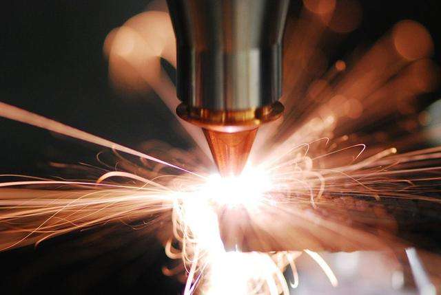 Fiber laser is widely used in industry, communication and other fields