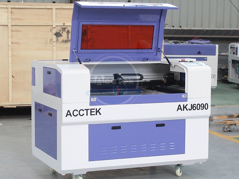 What are the advantages of laser cutting machine in fabric cutting