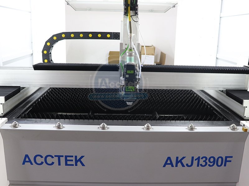 laser cutting machine