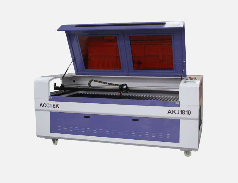 Laser cutting machine with CCD camera