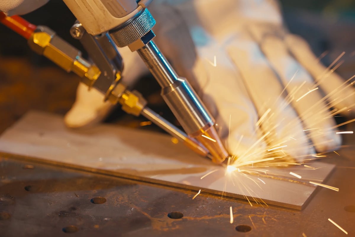 Soldadura láser vs. soldadura MIG - AccTek Group, image size:1200x800