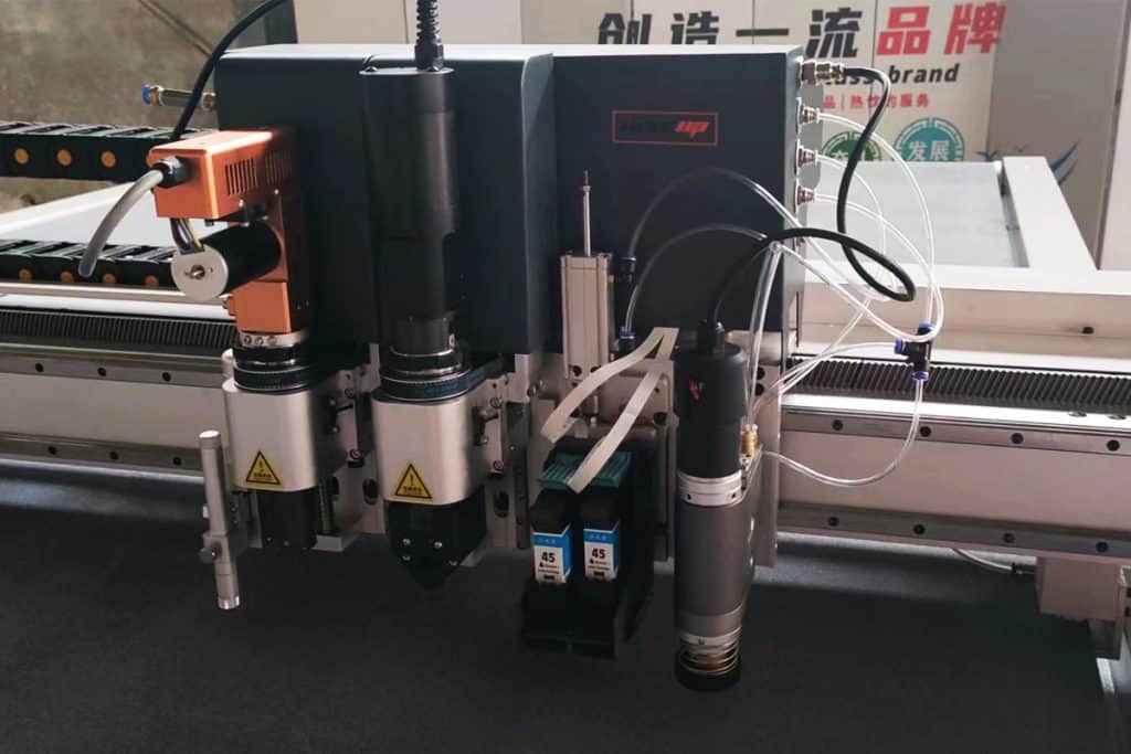 What Safety Measures Should Be Taken When Operating Oscillating Knife Cutting Machines