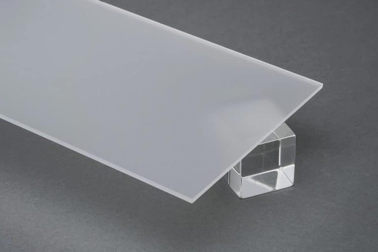 Oscillating Knife Cutting Plastic