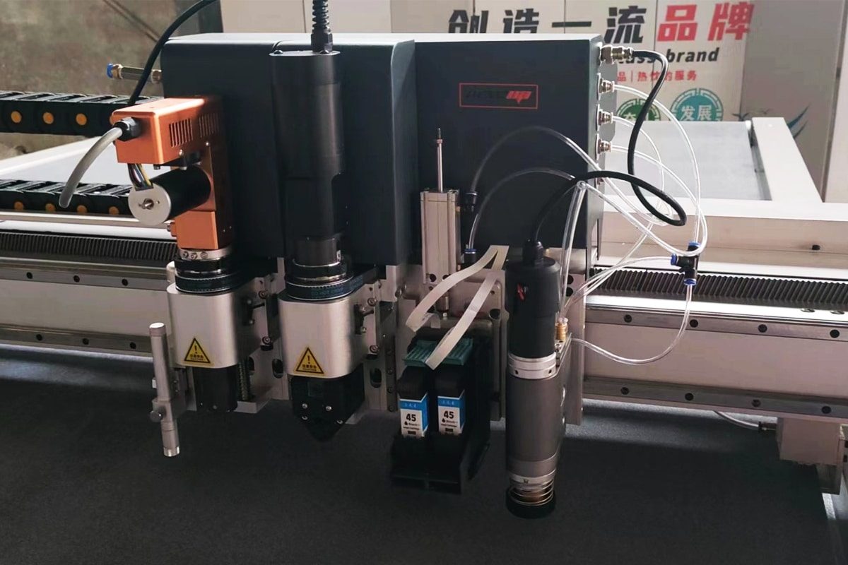 What Safety Measures Should Be Taken When Operating Oscillating Knife Cutting Machines